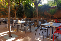 Outside-tables-courtyard
