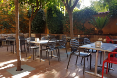 Outside-tables-courtyard